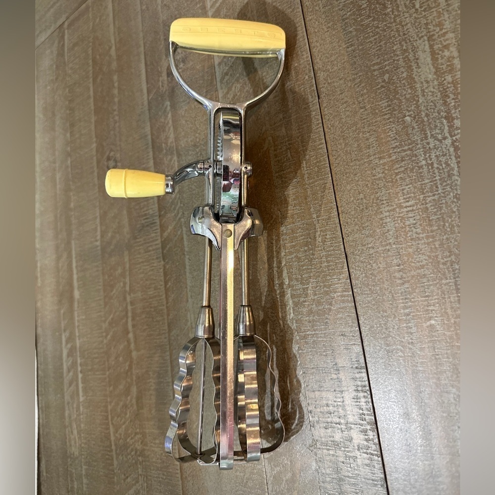 ECKO FLINT Hand‎ Mixer Egg Beater Retro Yellow handles stainless steel